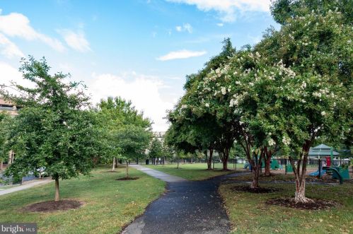 1023 Royal St, Alexandria VA  22314-1570 exterior