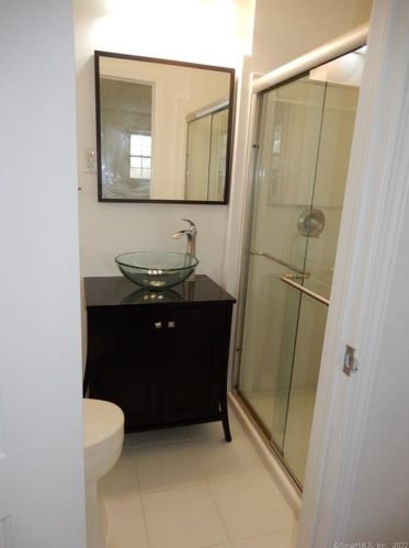 31 Mayflower Ln, Meriden CT 06450-3522 exterior