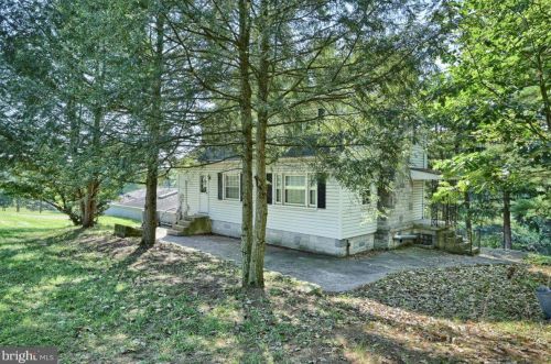 752 Nyes Rd, Hummelstown PA 17036-8688 exterior