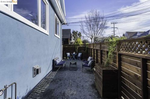 2043 Emerson St, Berkeley CA 94705-1813 exterior