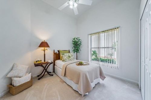 7904 Gardner Dr, Naples FL 34109-0609 exterior