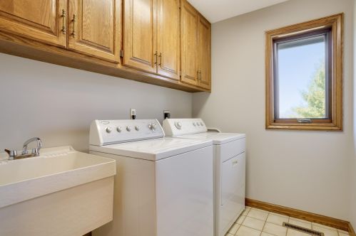 2307 Fld Stone Dr, Saint Paul MN 55120-1919 exterior