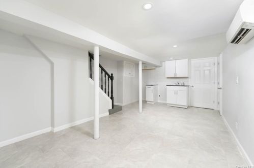 809 Chestnut St, Bronx NY 10467-6504 exterior