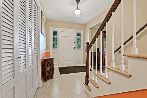 9286 51st St, Milwaukee, WI 53223-1429