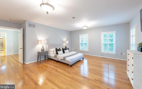 7712 Midday Ln, Alexandria VA 22306-2758 exterior