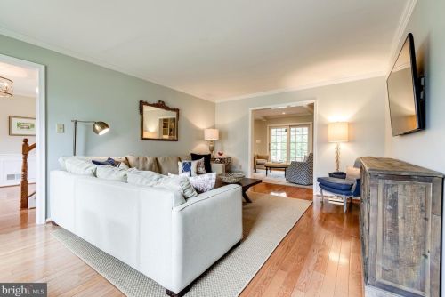 2122 Rampart Dr, Alexandria VA exterior