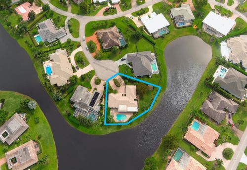 4795 Oak Cir, Boynton Beach FL 33436-5922 exterior