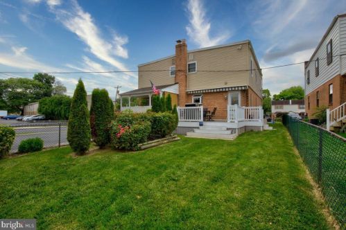 4 Lawnton Ter, Manor PA 19036-1110 exterior