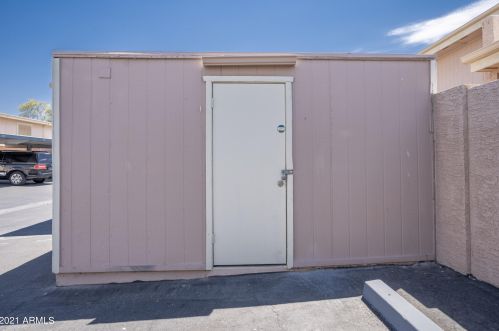 8216 32nd Ave, Phoenix AZ  85051-6022 exterior