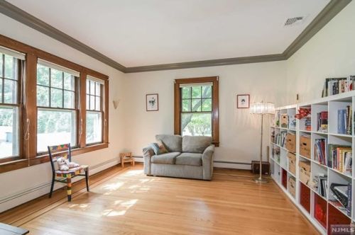 176 Chestnut St, Demarest NJ 07627-1035 exterior