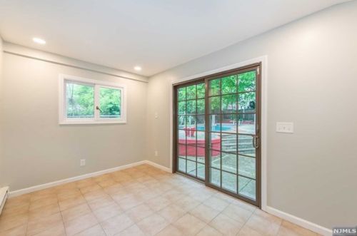 765 Salem St, Teaneck NJ 07666-5321 exterior