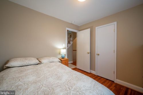 329 Clifford Ave, Alexandria VA 22305-2709 exterior