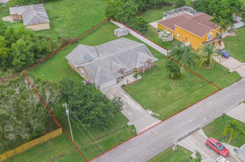 474 Reading Ln, Fort Pierce, FL 34983-1134