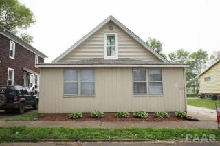 342 Caroline St, Pekin, IL 61554-3225