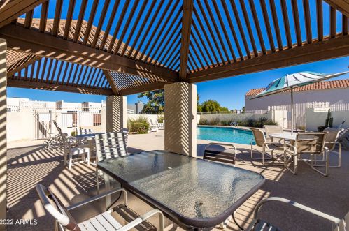 2329 Evans Dr, Phoenix AZ 85032-5547 exterior