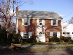 151 Sargent St, Newton, MA 02458-2338