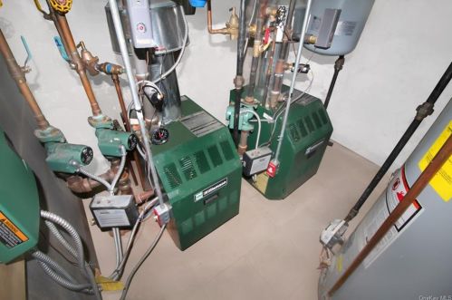 2029 Daly Ave, Bronx NY 10460-2834 exterior