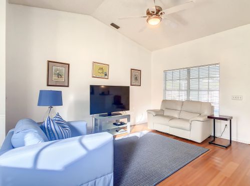 2761 Eagle Dr, Fort Pierce FL 34984-8919 exterior