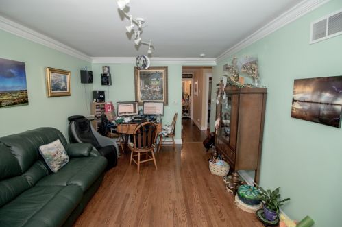 5624 Melvina Ave, Chicago IL 60646-1123 exterior