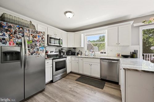 315 Alexis Dr, Glen Burnie MD 21061-6172 exterior