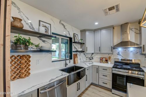 4043 44th Pl, Phoenix AZ  85018-5401 exterior