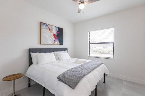 803 106 Ave, Naples FL 34108-1846 exterior