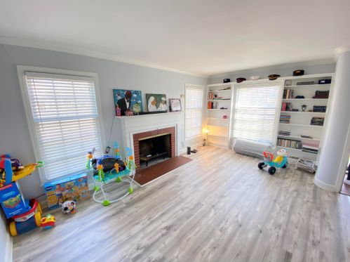 4202 Roosevelt Dr, Milwaukee, WI 53216-3058