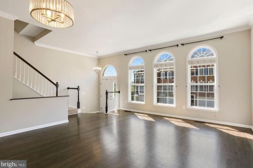 3396 Governors Crest Ct, Alexandria VA  22310-2335 exterior