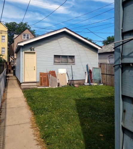 9630 Avenue, Chicago IL 60617-5142 exterior