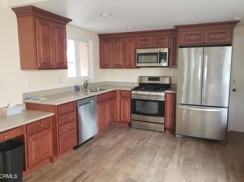 1261 Hibiscus St, Oxnard, CA 93036-2219