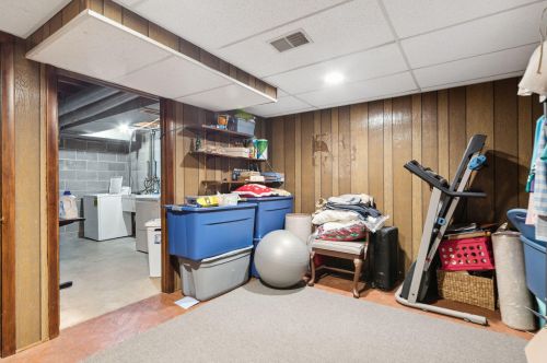 9035 70, Milwaukee WI 53218-3941 exterior