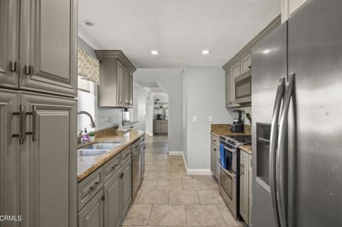 1950 Sutter Pl, Oxnard CA  93033-5633 exterior