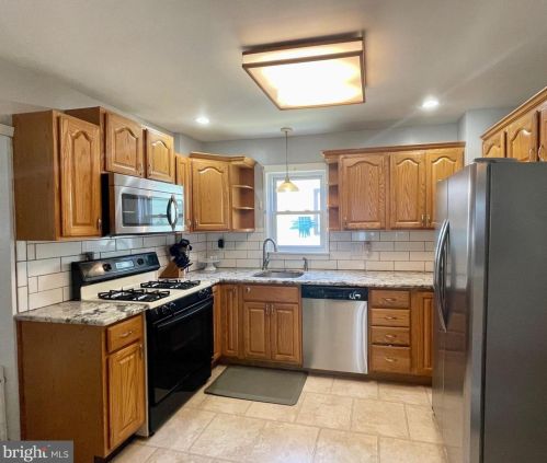 2020 Rowland St, Riverton NJ 08077-1858 exterior