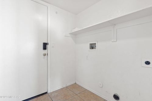 8238 Placita Del Parque, Tucson AZ  85747-5244 exterior