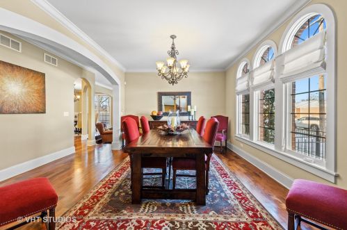 540 Kenilworth Ave, Elmhurst IL 60126-4445 exterior