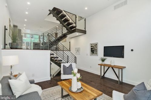 1346 19th St, Philadelphia PA  19146-4665 exterior