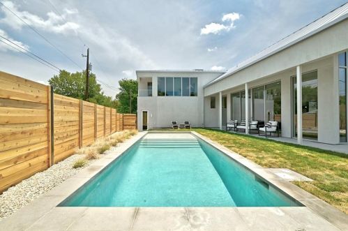 2011 3rd St, Austin TX  78702-4519 exterior
