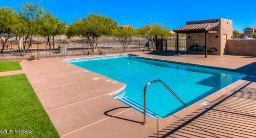 8363 Hunnic Dr, Tucson AZ 85747-5987 exterior