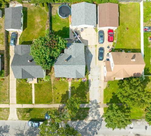 1280 Cornell Rd, Meskegon MI 49441-3834 exterior