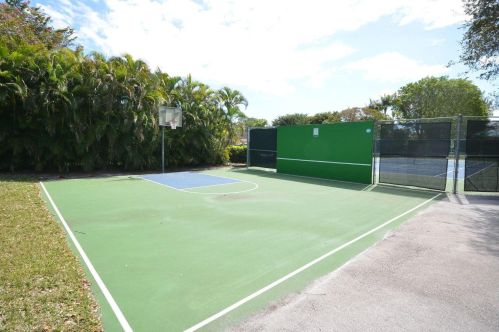 7548 Estrella Cir, Boca Raton FL  33433-1629 exterior