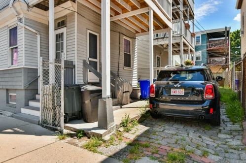 627 6th St, Boston MA  02127-3131 exterior