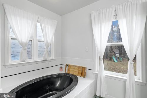 1690 Heather Ln, Huntingtown MD 20639-4109 exterior