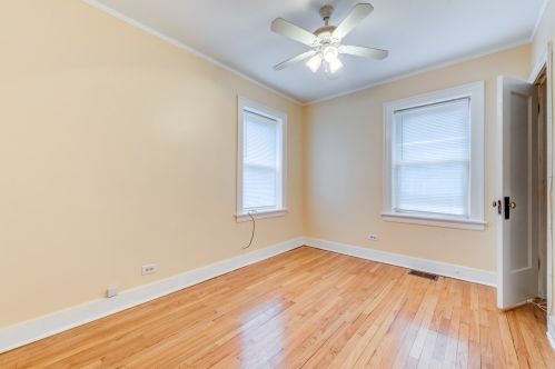 701 87 Pl, Chicago IL 60617-2702 exterior