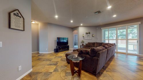 2081 Burlington St, Fort Pierce FL  34984-4350 exterior