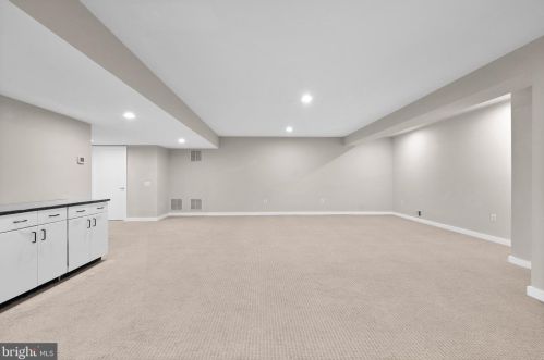 13708 Valley Dr, Rockville MD  20850-5402 exterior