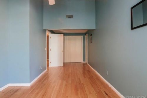 2 Deepwood Dr, Farmington CT 06032-1147 exterior