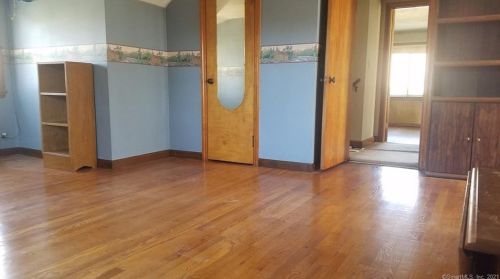 5 Sunset Dr, Enfield CT 06082-1973 exterior