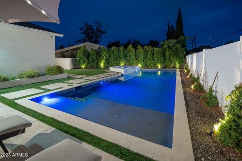 3302 51st St, Phoenix AZ  85018-6612 exterior