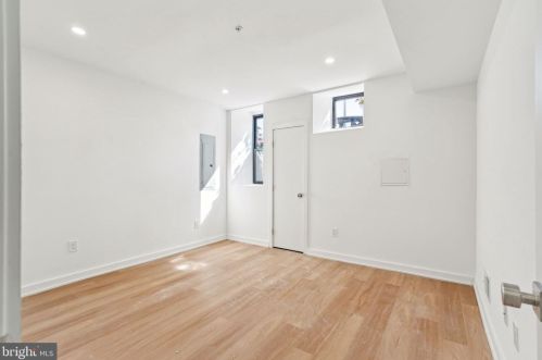 761 Cleveland St, Philadelphia PA 19146-2909 exterior