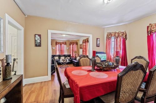 91 Peace St, Providence RI 02907-1550 exterior